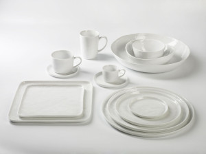 Круглая фарфоровая тарелка