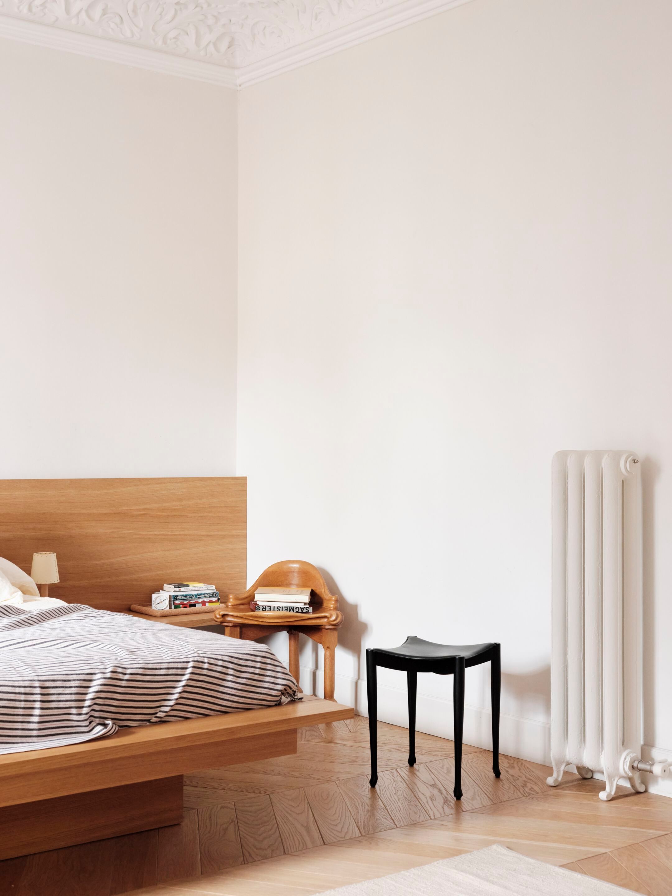 Низкий табурет из ясеня BD Barcelona Гаулино ARCH-00132437 - Вид №6