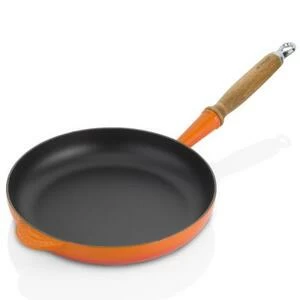 Сковорода чугунная Le Creuset с деревянной ручкой, Ø26 см, оранжевая