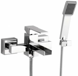 Remer Rubinetterie Смеситель для ванны настенный водопад с ручным душем Qubika cascata Qc02