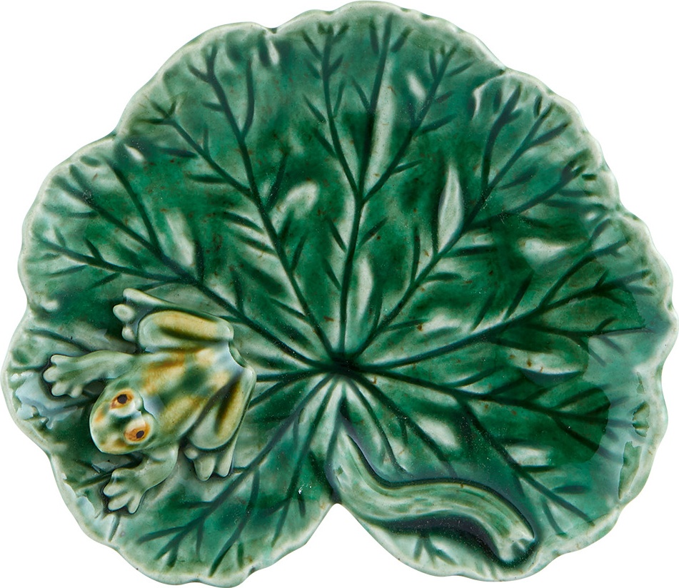 10636897 Bordallo Pinheiro Блюдо малое Bordallo Pinheiro Лист герани 13см, с лягушкой, керамика Керамика 