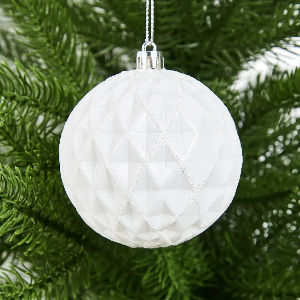 87036367 Елочное украшение Шар с объемным узором Christmas ø8 см цвет белый STLM-1472799 Santreyd 