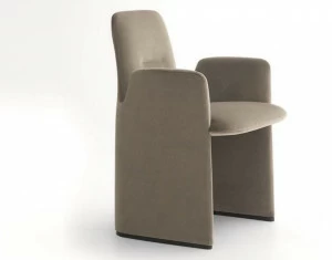 Poliform Стул с обивкой и подлокотниками