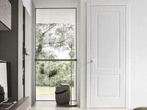 Распашная дверь с выдвижными петлями