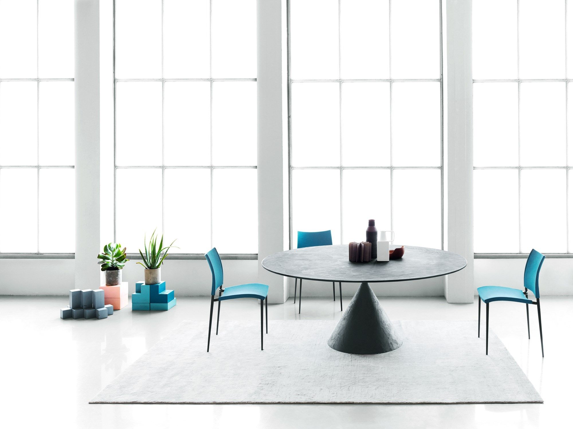 Штабелируемый стул с мягкой тканью Desalto песок ARCH-00105066 - Вид №1