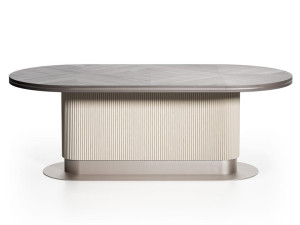 Деревянный овальный стол