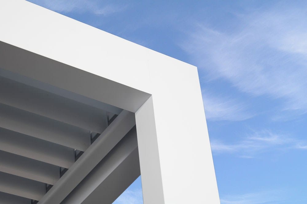 Самонесущая пергола из алюминия с поворотными пластинами STUDIO 66 BLADE 230 ARCH-00000811 - Вид №9