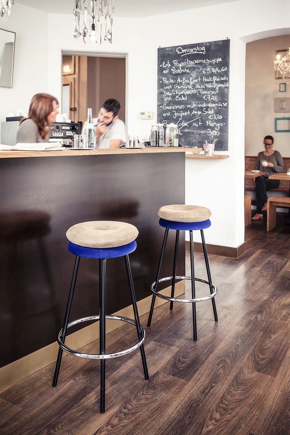 Высокий стул с мягким сиденьем Richard Lampert том ARCH-00085460 - Вид №4