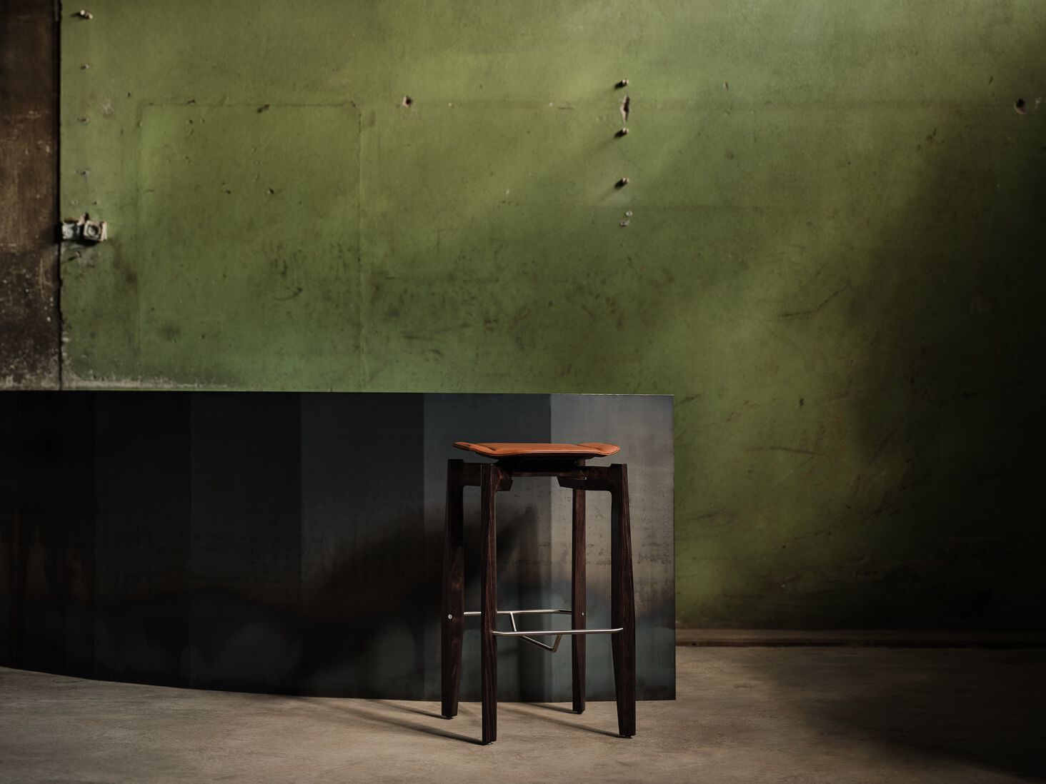 Деревянный барный стул с подставкой для ног More Contract ARCH-00089604 - Вид №1