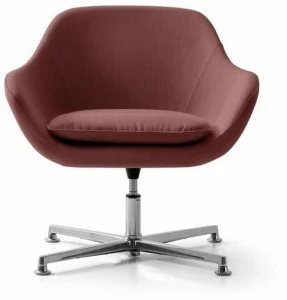 Quinti Sedute Вращающееся кресло из ткани с 4 спицами и подлокотниками Manta