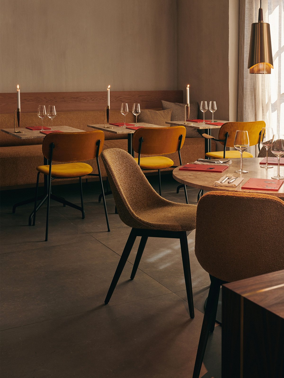 9395001-024201ZZ MENU Боковой обеденный стул Harbour, деревянная основа, обитый Дуб натуральный | Городской бархат - CA7832 / 078  - Вид №6