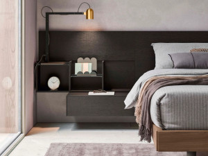 Высокое изголовье для двуспальной кровати со встроенными тумбочками