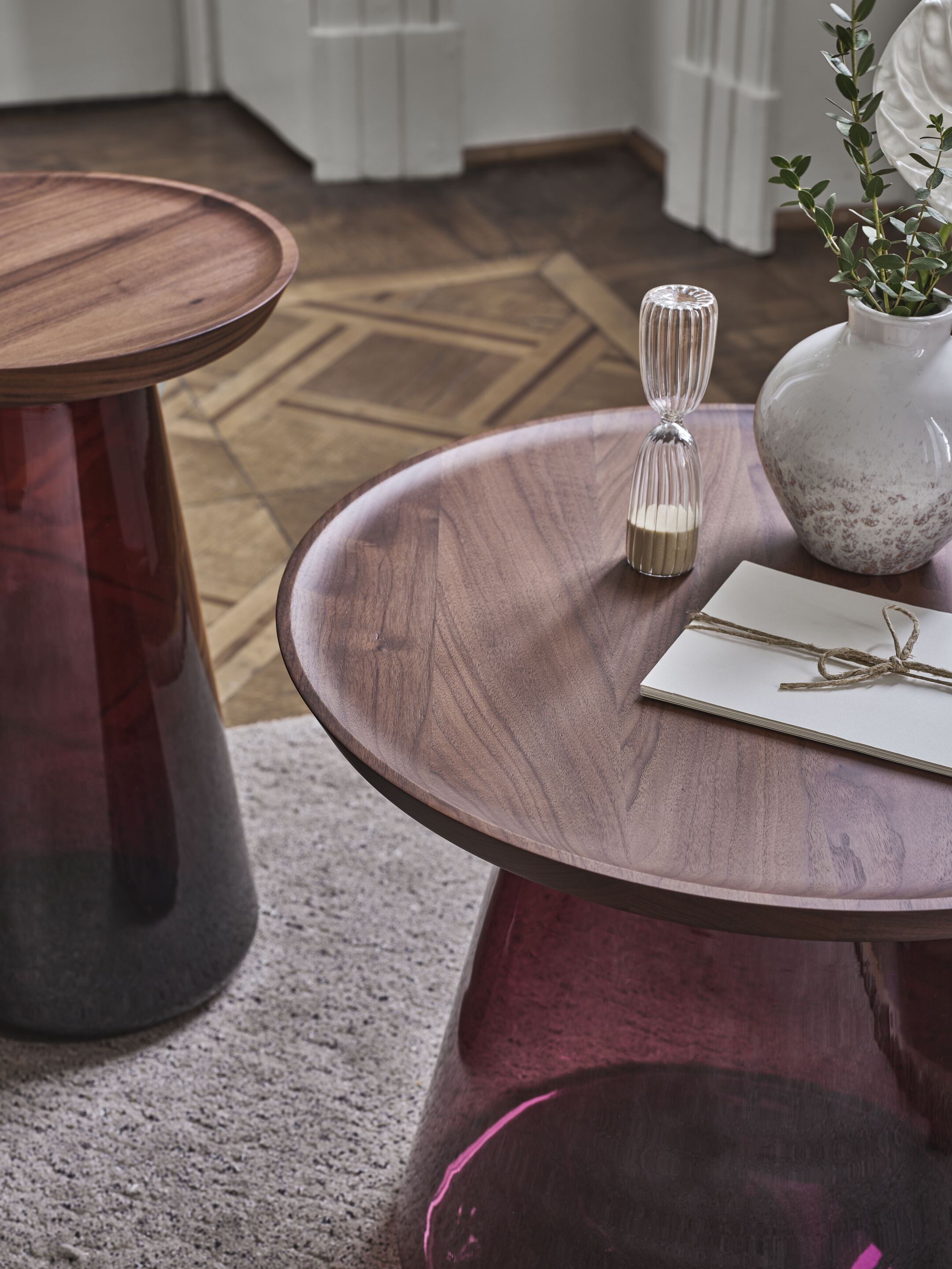 Круглый журнальный столик из дутого стекла и ореха Porada двадцать четыре ARCH-00134156 - Вид №1