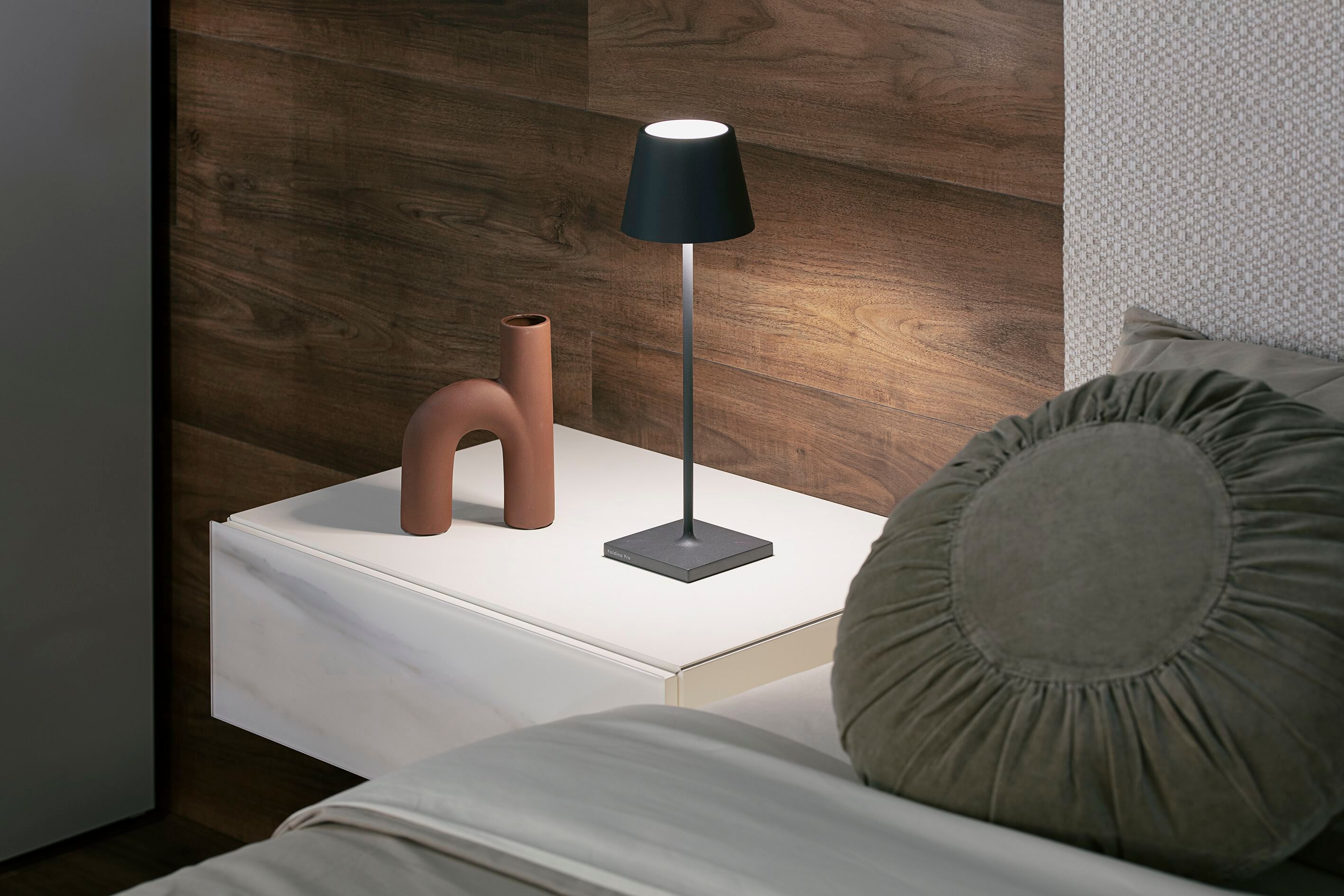 USB зарядка алюминиевая светодиодная настольная лампа Zafferano Poldina ARCH-00133568 - Вид №27