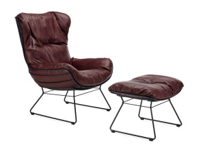 Кожаное кресло с подлокотниками