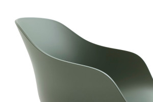 Рециркулированный пластиковый стул