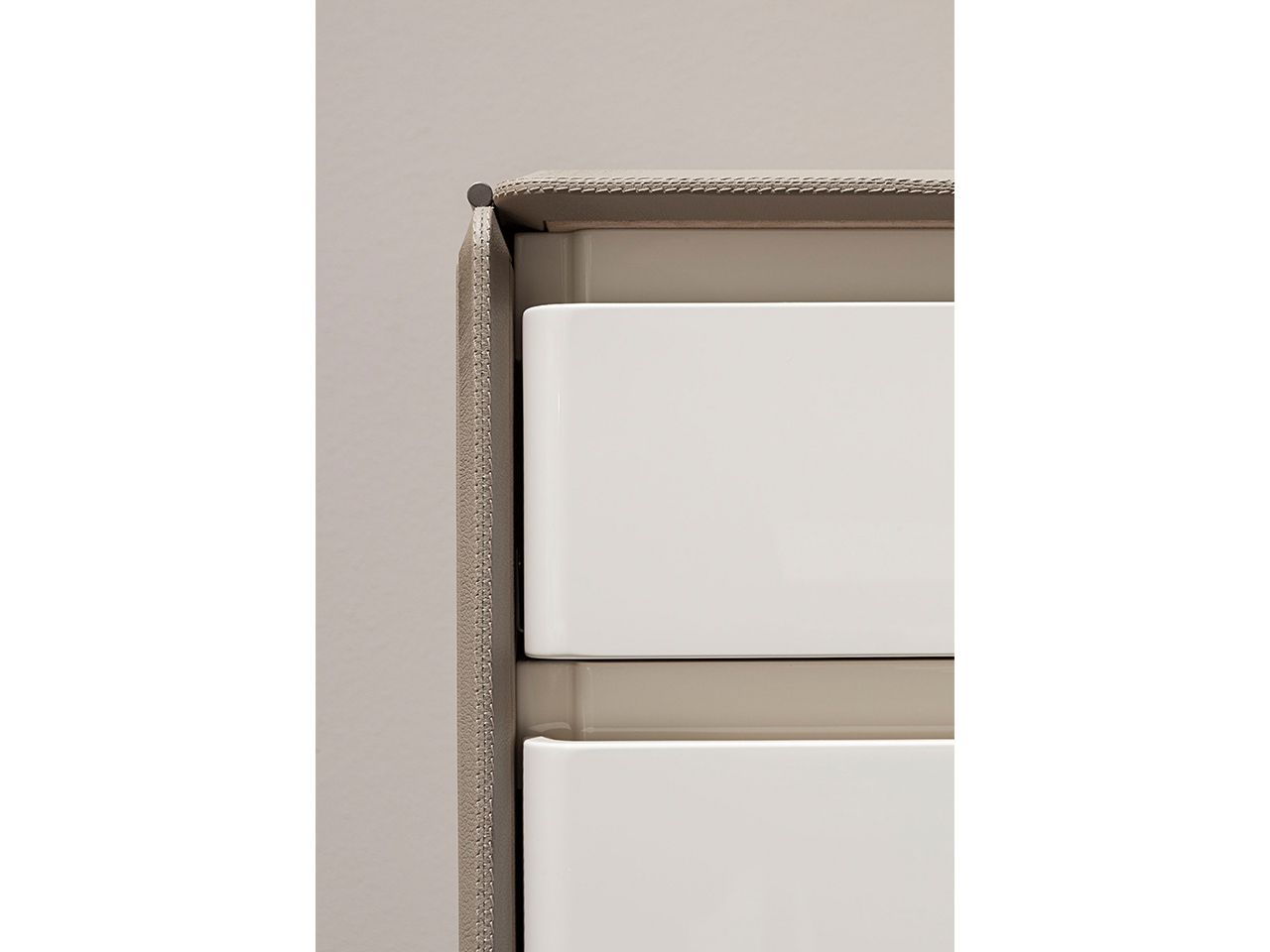 Кожаный комод со встроенными ручками Turri ARCH-00002356 - Вид №1