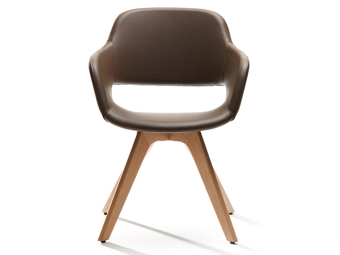 Мягкий стул с подлокотниками и деревянным основанием с 4 ножками VAGHI ARCH-00136773