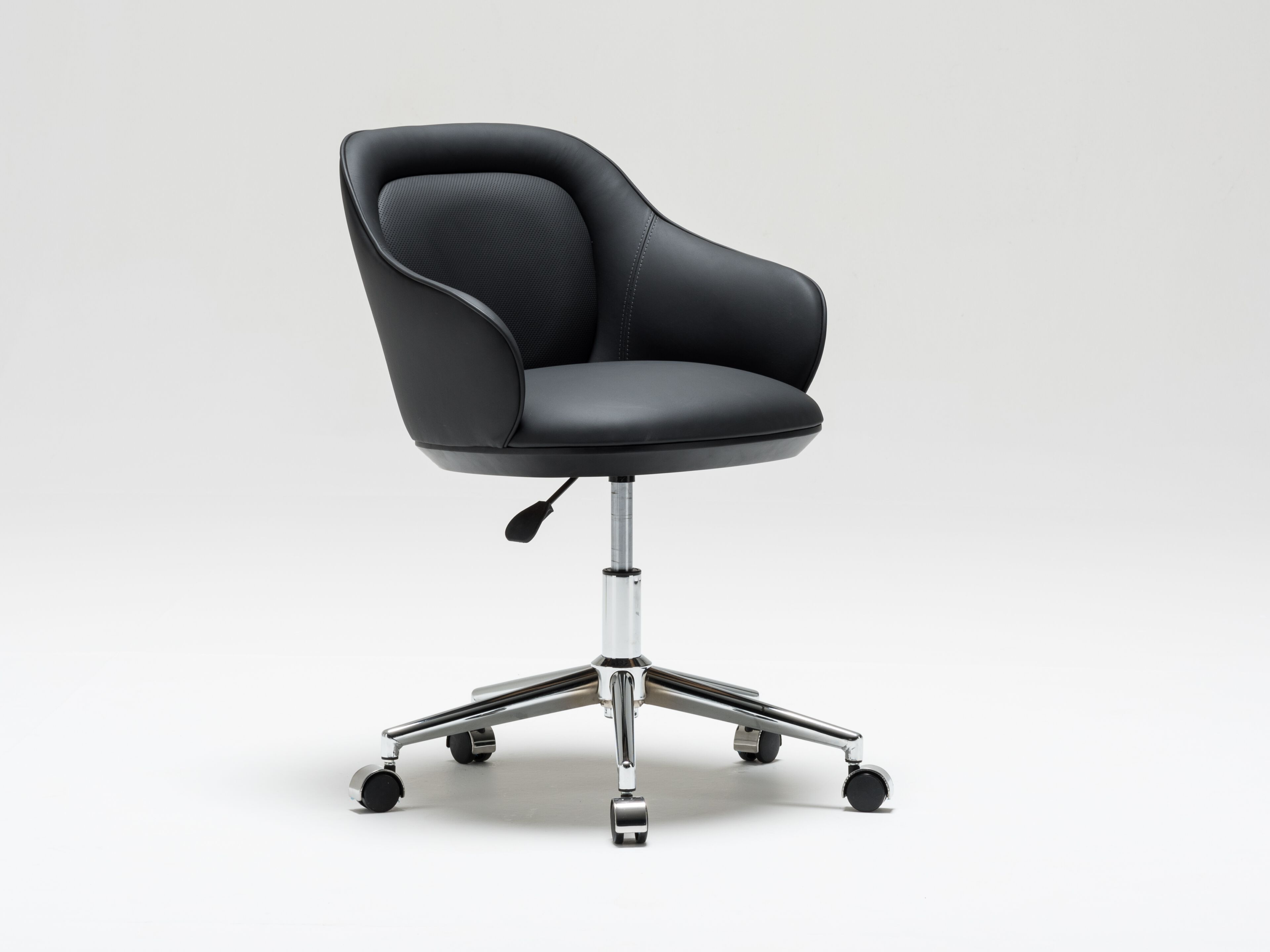 Кожаное офисное кресло с подлокотниками 5 спиц Papell Design Анкара ARCH-00019194