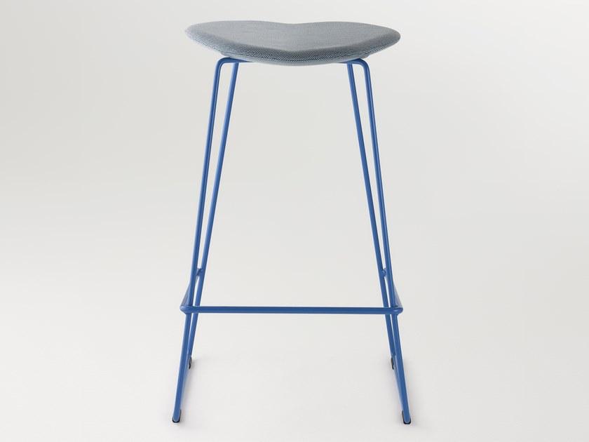 Ross Gardam Высокий табурет из саночной ткани Duet sun-id-1362453 - Вид №1