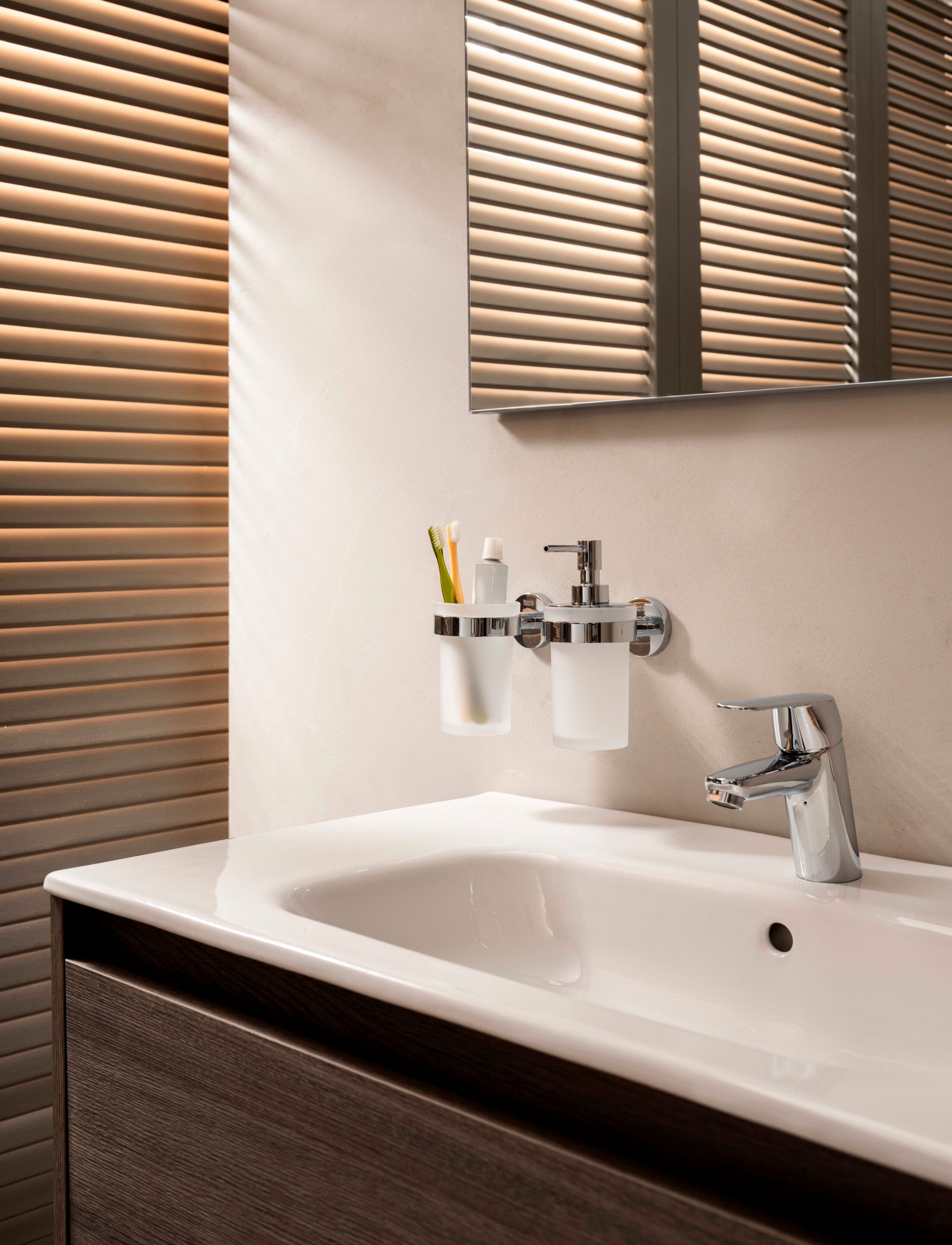 Диспенсер для мыла из стекла и металла Roca Compas ARCH-00083081 - Вид №4