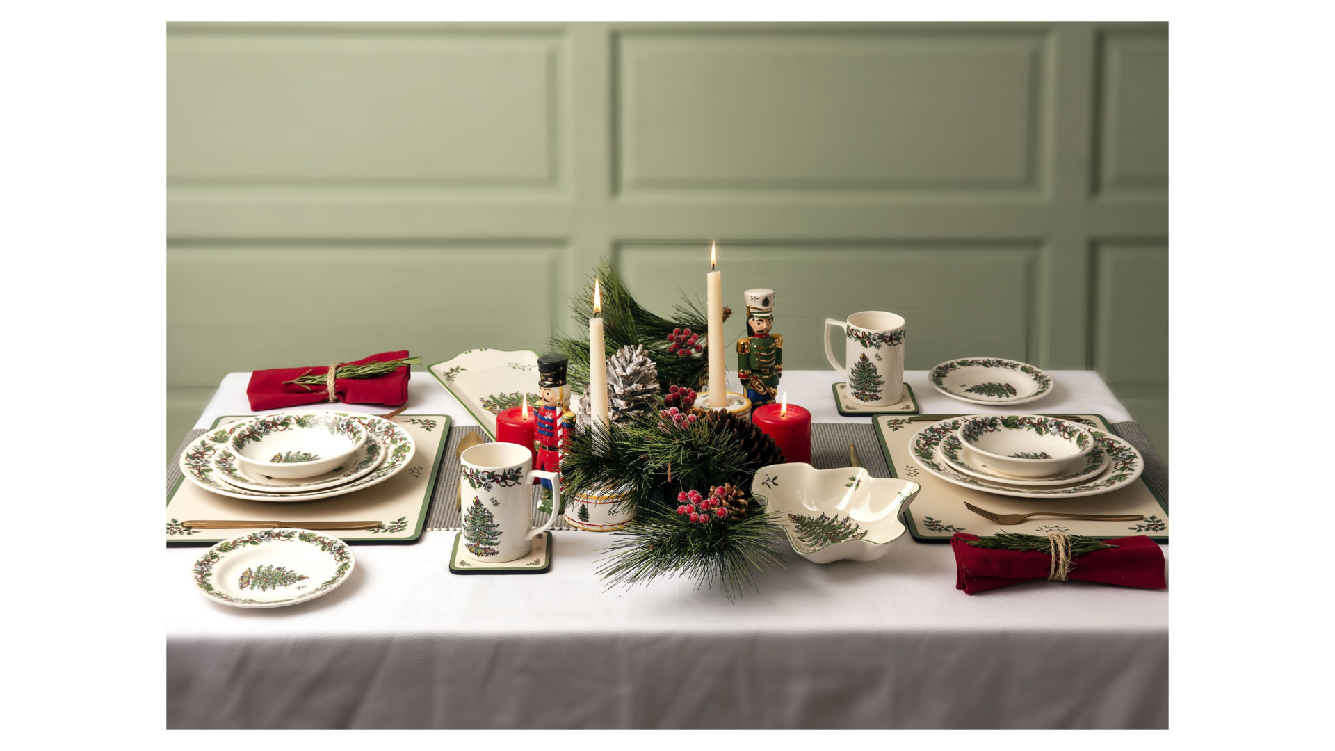 10667045 Spode Набор тарелок закусочных Spode Рождественская ель. Эксклюзив 20см, 4шт Фаянс  - Вид №5