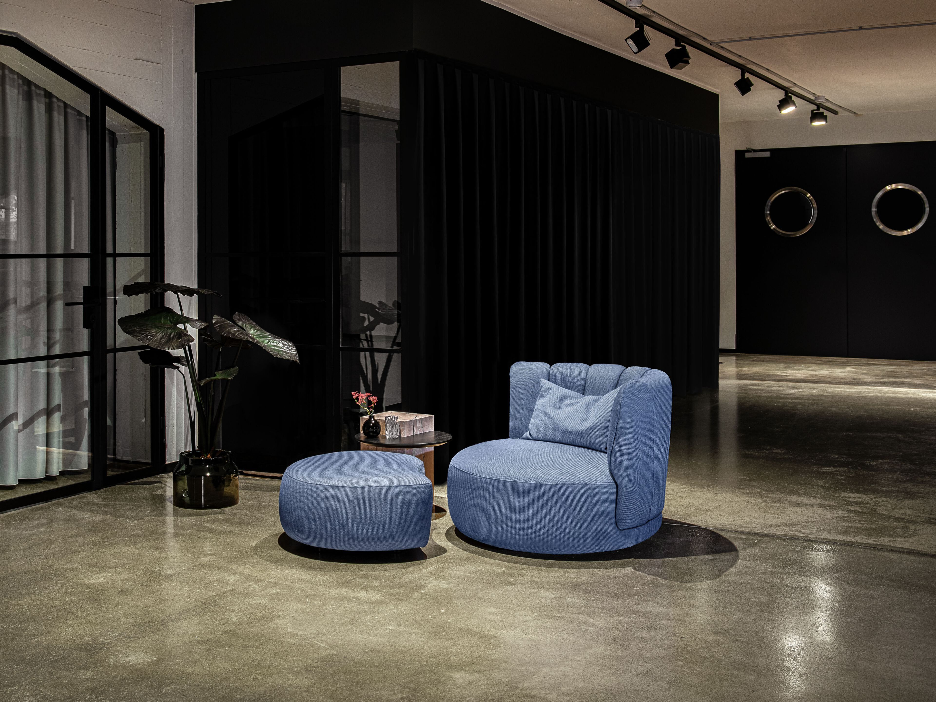 Тканевое кресло с подставкой для ног KFF ARCH-00135959 - Вид №2