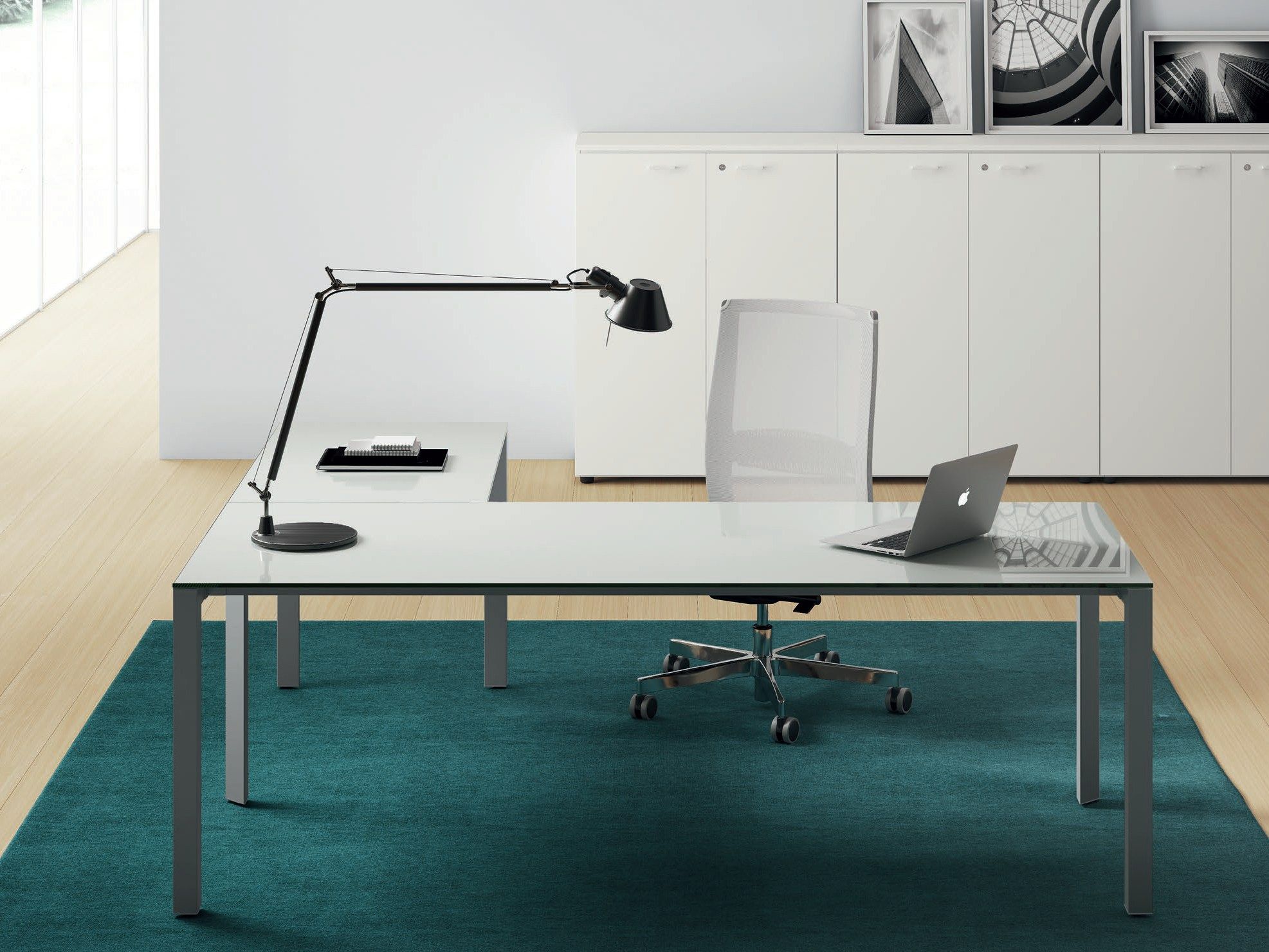 Стеклянный исполнительный стол Las Mobili Oxi ARCH-00024489