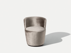 Кресло с обивкой