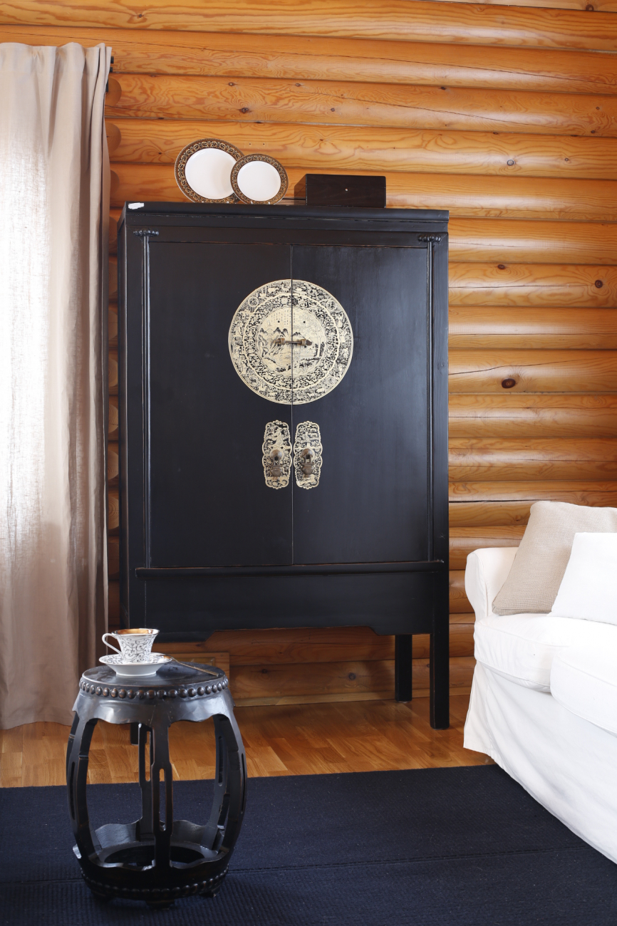 Шкаф распашной двухдверный черный "Гуй" ДОМАШНЯЯ ОБСТАНОВКА  017308 Черный Santreyd  - Вид №4