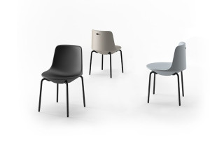 Пластиковый стул