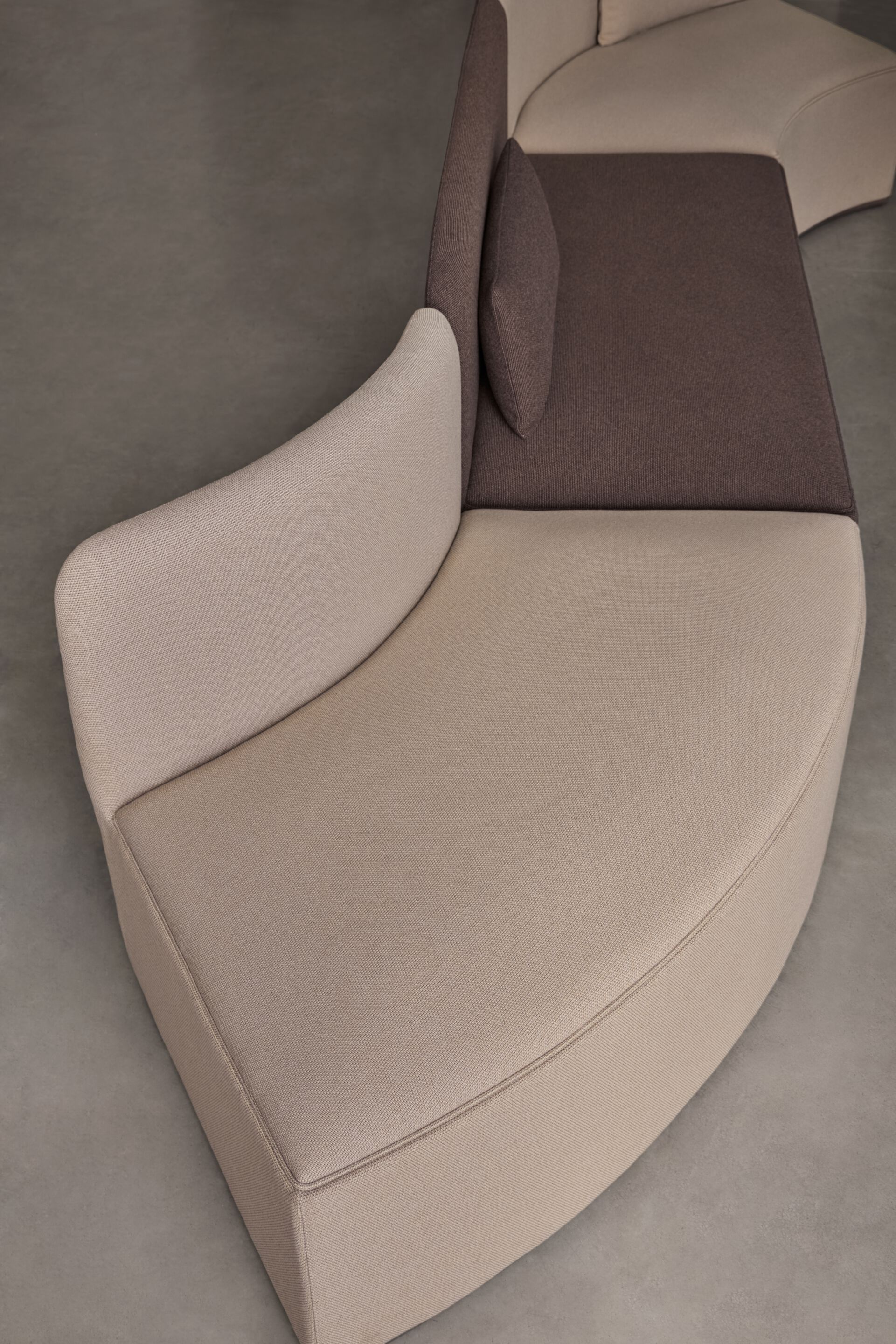 Тканевый изогнутый модульный диван Blasco&Vila Mant ARCH-00115909 - Вид №8