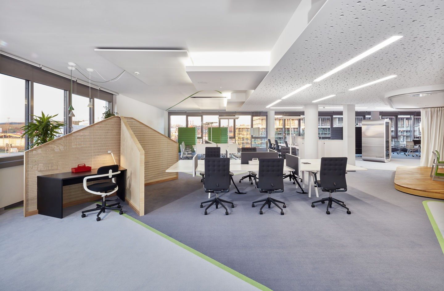 Тканевый стул с подлокотниками VITRA Eames Aluminium Group ARCH-00057694 - Вид №18