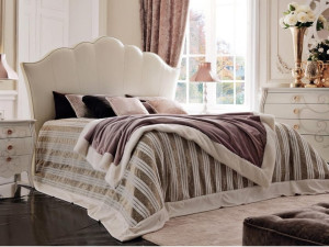 Двуспальная кровать из ткани с мягким изголовьем