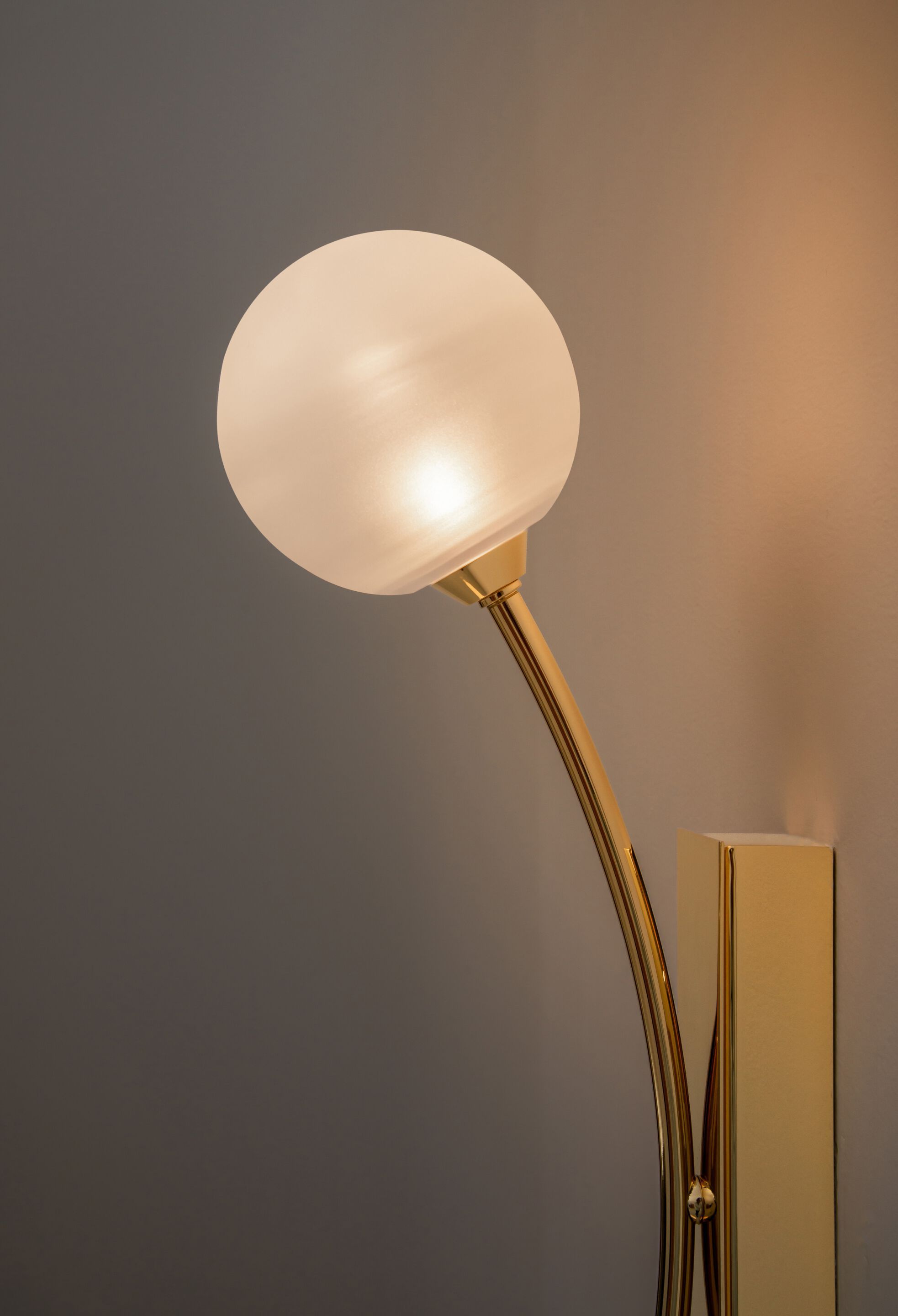 Пескоструйная стеклянная светодиодная настенная лампа ILFARI Penélope ARCH-00002027 - Вид №1