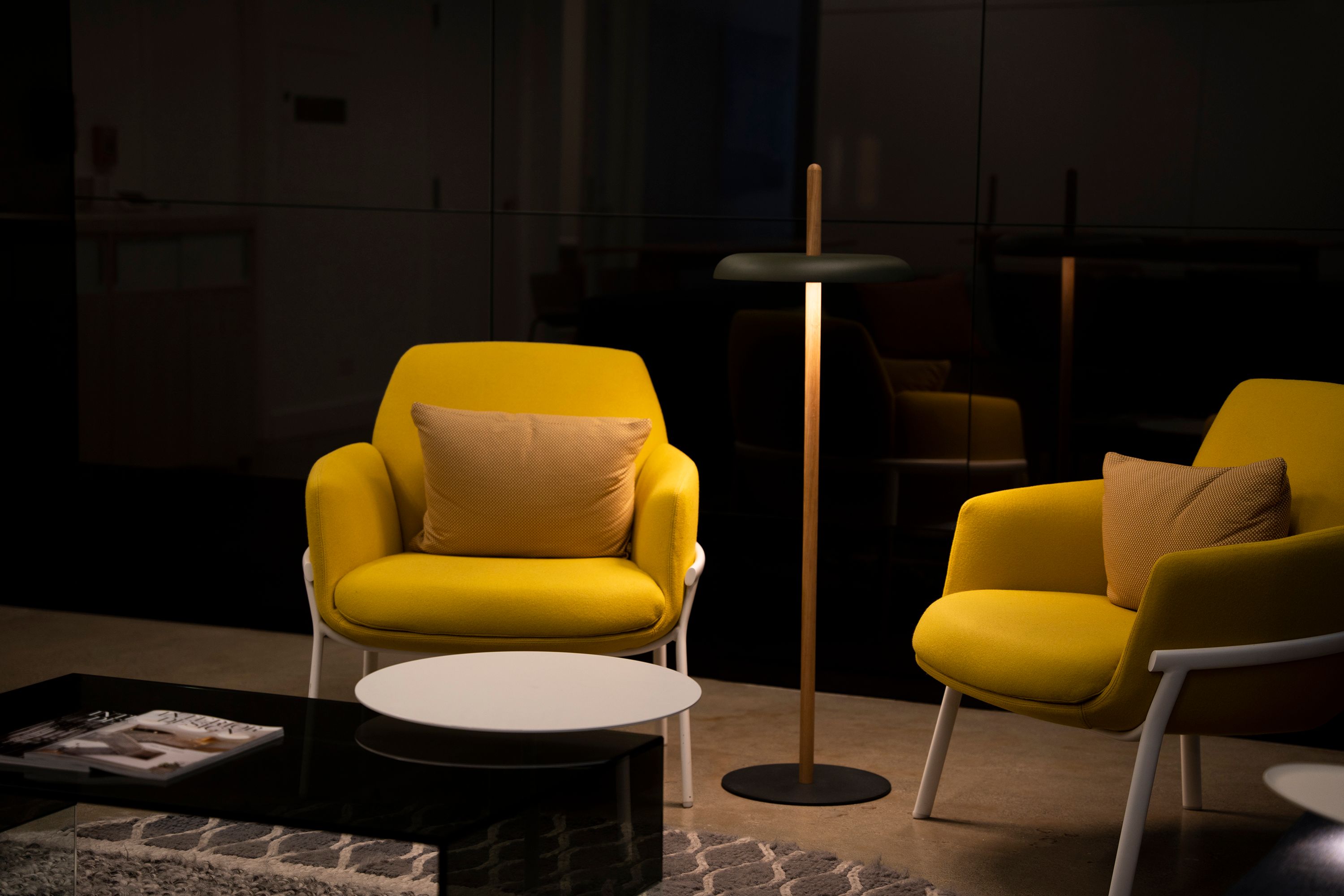 Аккумуляторная светодиодная напольная лампа с полкой Pablo Designs Nivél ARCH-00054483 - Вид №4