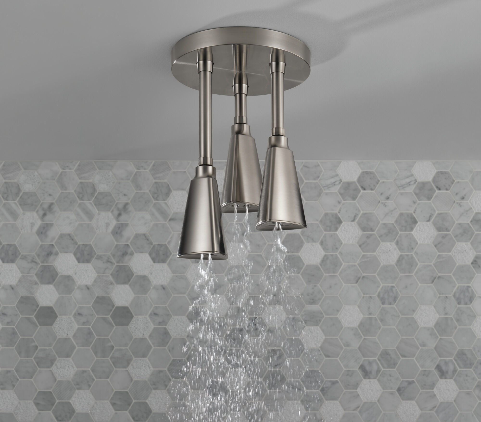 57140-SS H2Okinetic® Подвесная душевая лейка Raincan Delta Faucet Universal Showering Нержавеющая сталь  - Вид №1