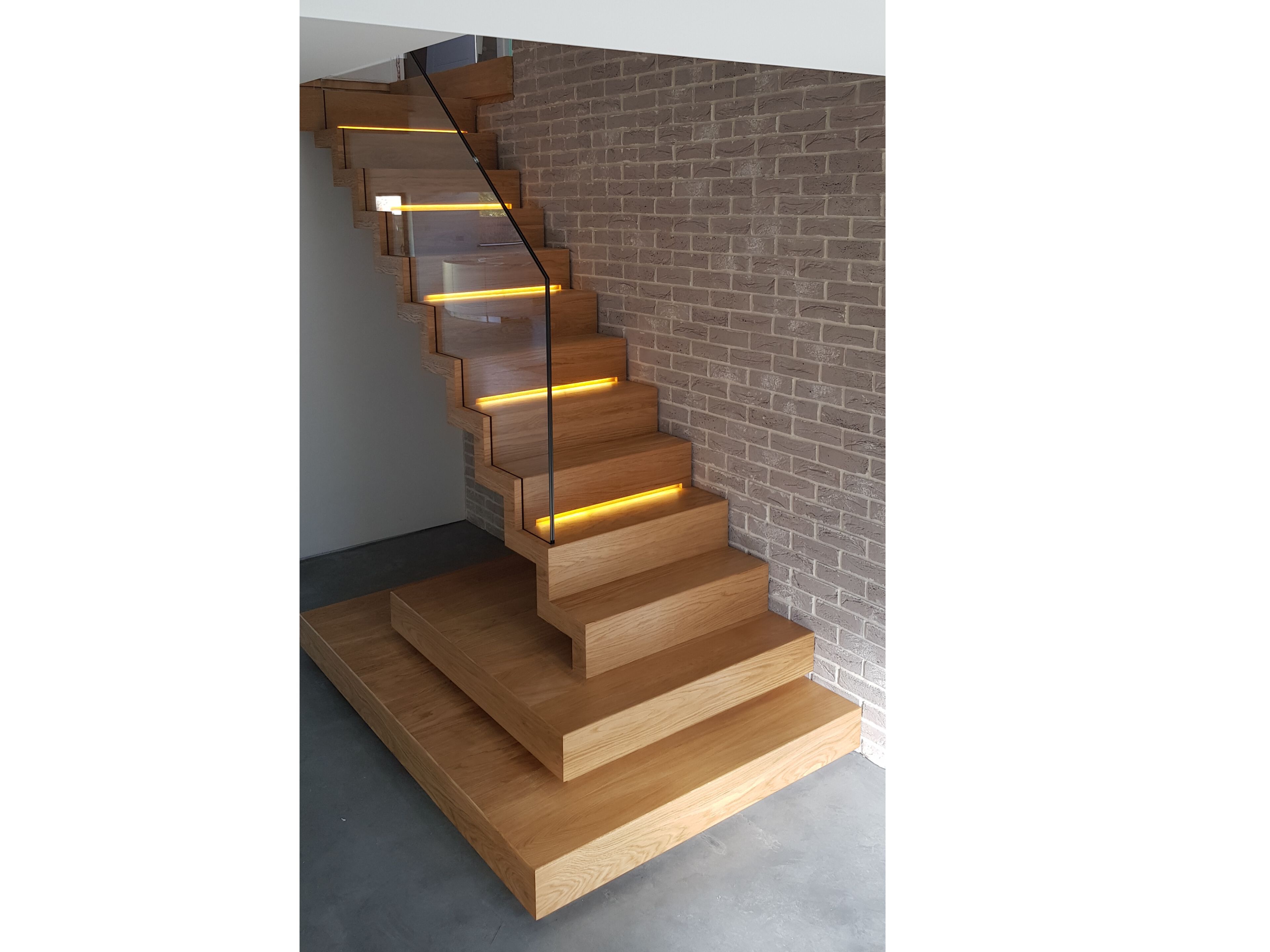 Консольная лестница со светодиодом Siller Treppen Зигзаг ARCH-00083283