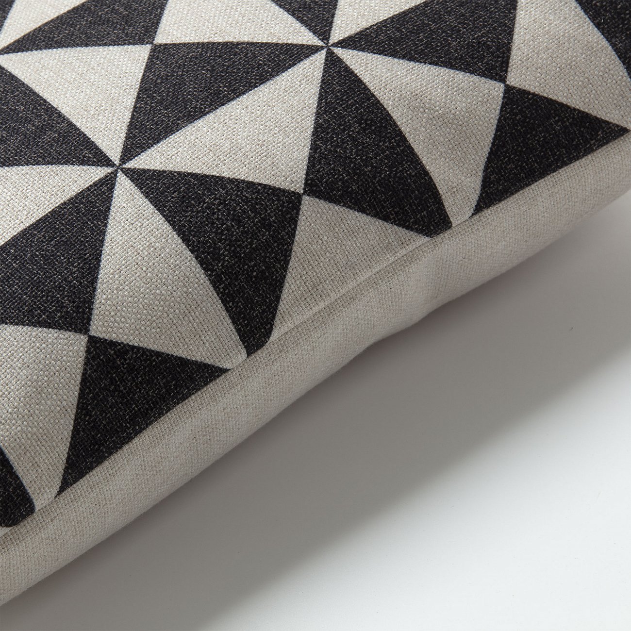 Чехол на подушку Интерьер 45х45 черный от La Forma LA FORMA ОРНАМЕНТ 289192 Разноцветный  - Вид №1