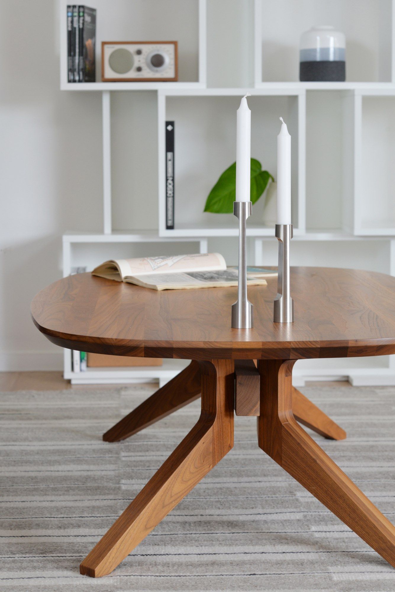 Овальный журнальный столик из грецкого ореха Case Cross ARCH-00060300 - Вид №7