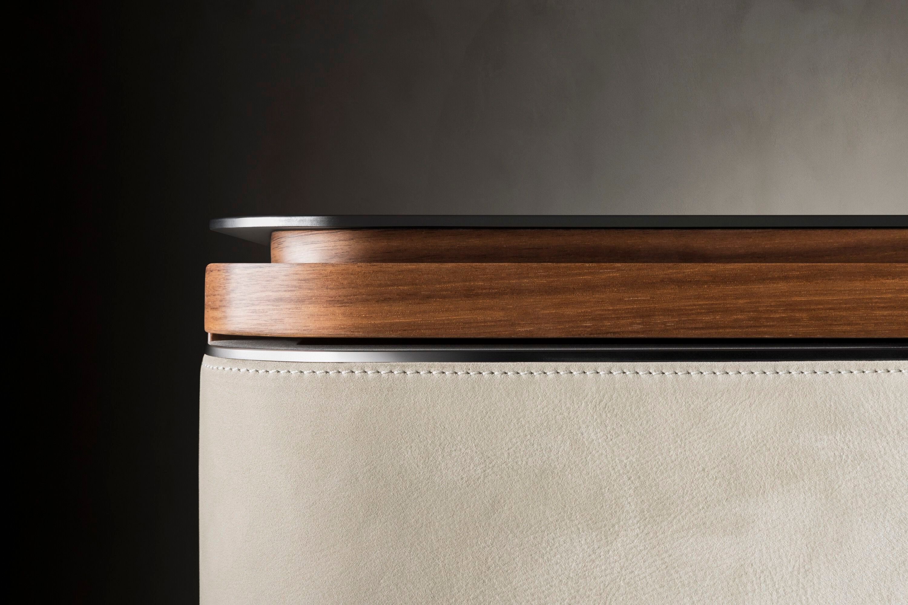 Комод из орехового дерева с кожаной обивкой OAK New York Suite ARCH-00070728 - Вид №4