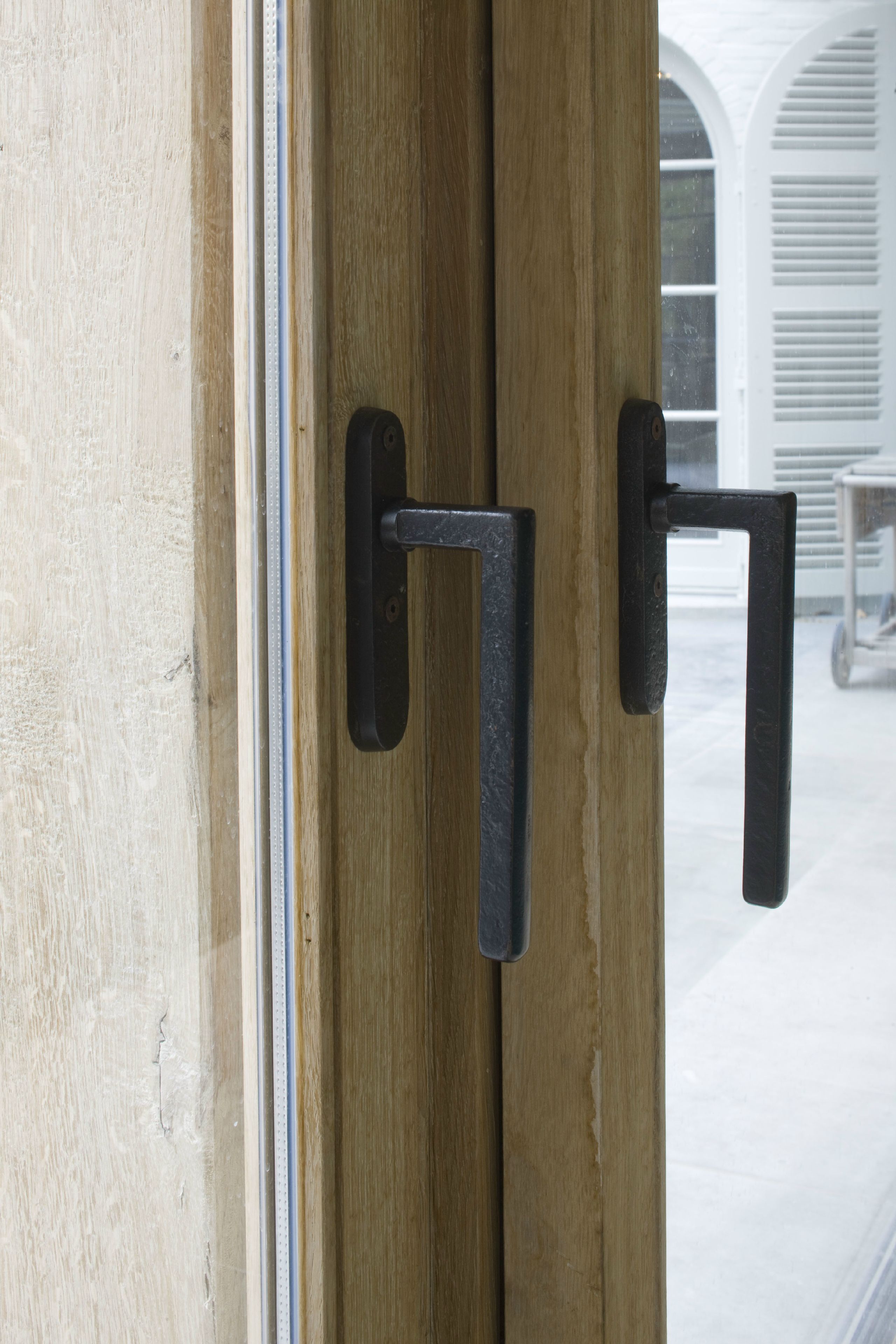 Железная оконная ручка на пластине Dauby Pure® ARCH-00098986 - Вид №2