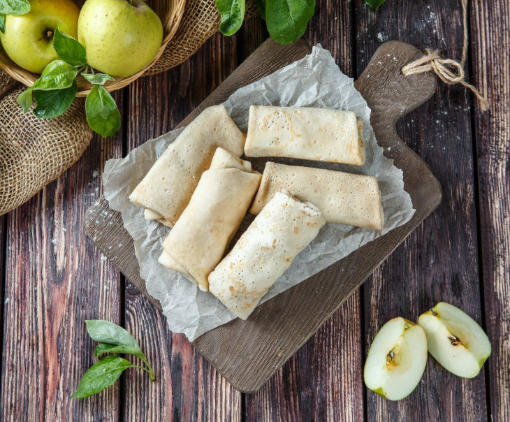 4702 Блинчики с яблоком Зинаида и Сергей Белан Вкусляндия 