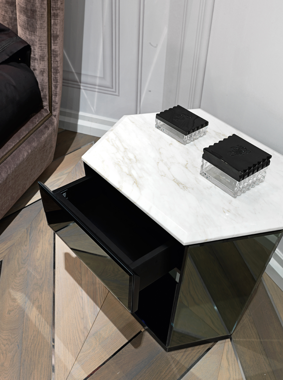 Williams Прикроватный столик Visionnaire  - Вид №2