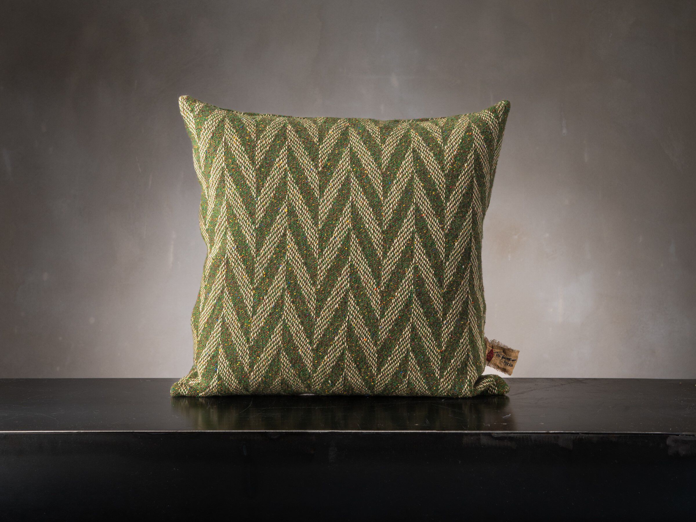 Квадратная подушка из шерсти и льна The House of Lyria DODOMA ARCH-00078133