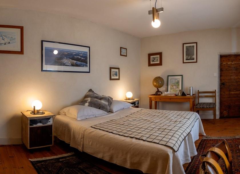 Pascal & Philippe Настольная лампа из опалового стекла на деревянном основании Juliette sun-id-1422038 - Вид №7