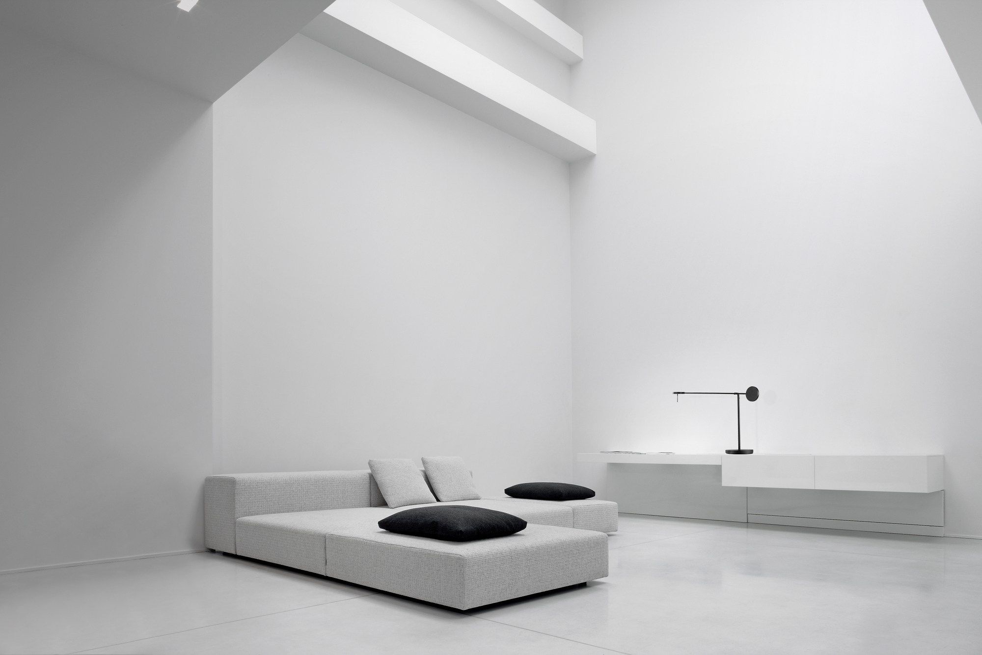 Стальная регулируемая светодиодная настольная лампа LedsC4 Invisible ARCH-00130029 - Вид №2