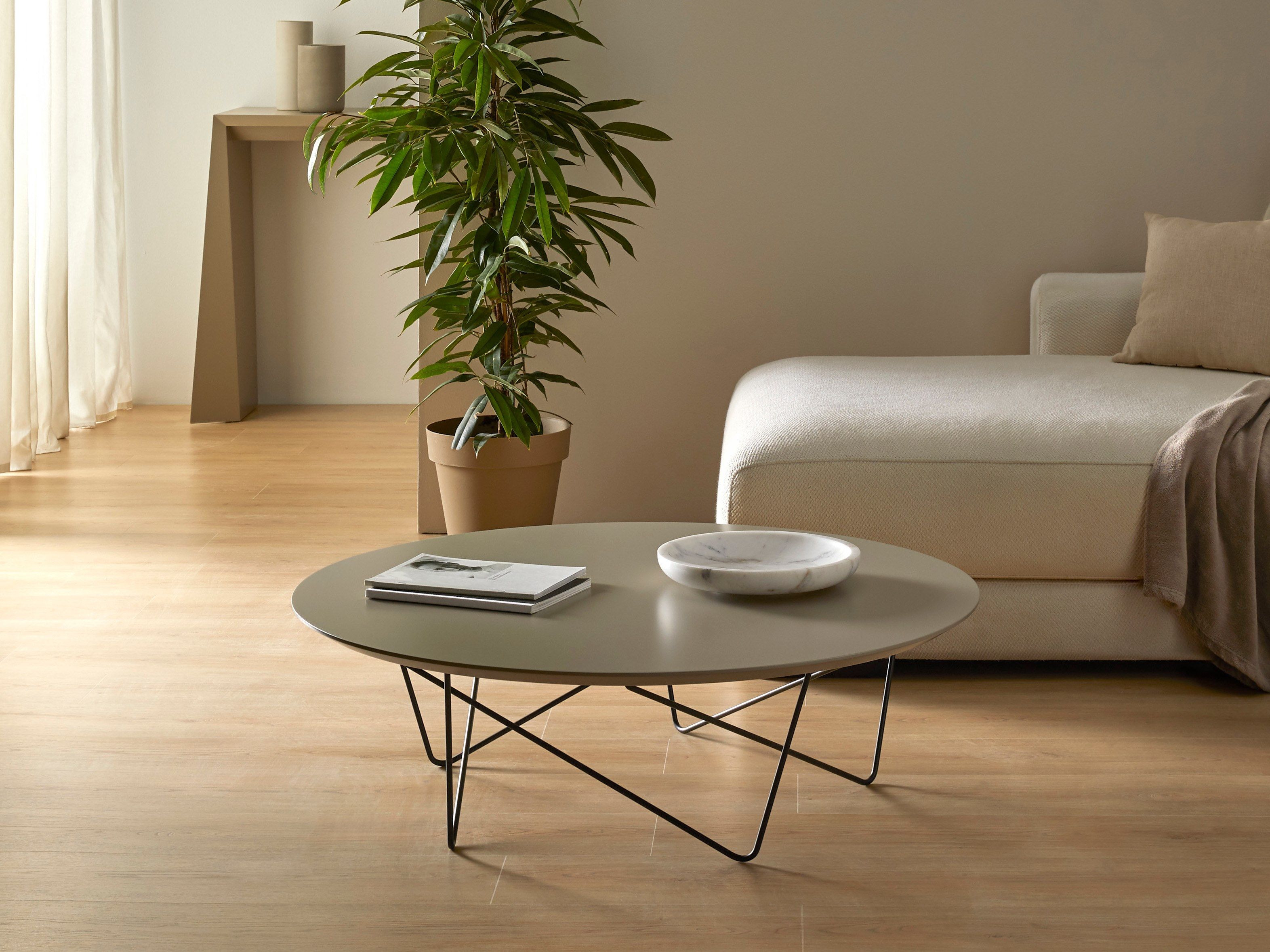 Круглый низкий журнальный столик Kendo Mobiliario Yohsi ARCH-00136468 - Вид №6