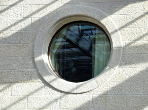 Деревянные окна иллюминатора