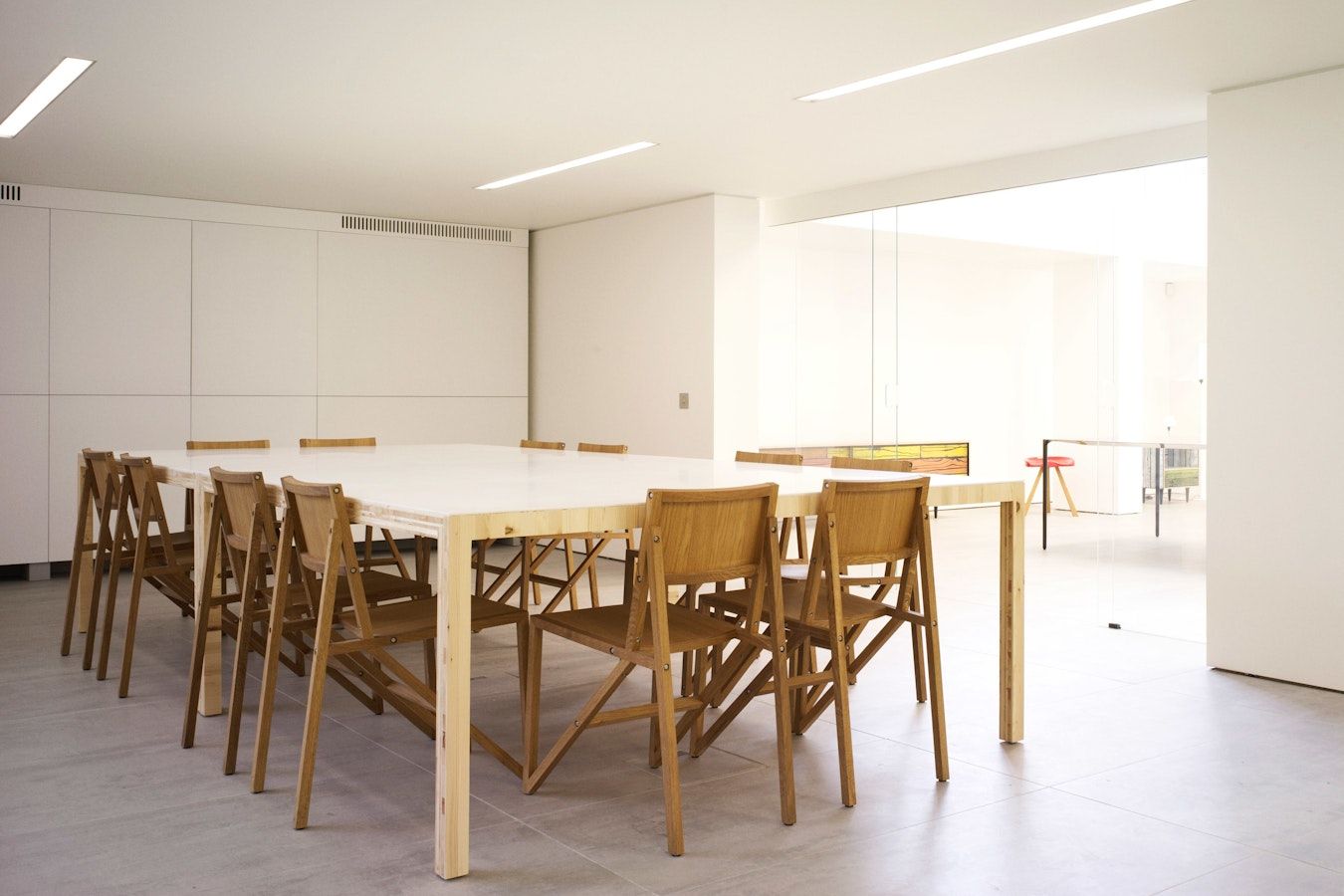 Прямоугольный стол для совещаний из ели Established&Sons Table ARCH-00100307 - Вид №1